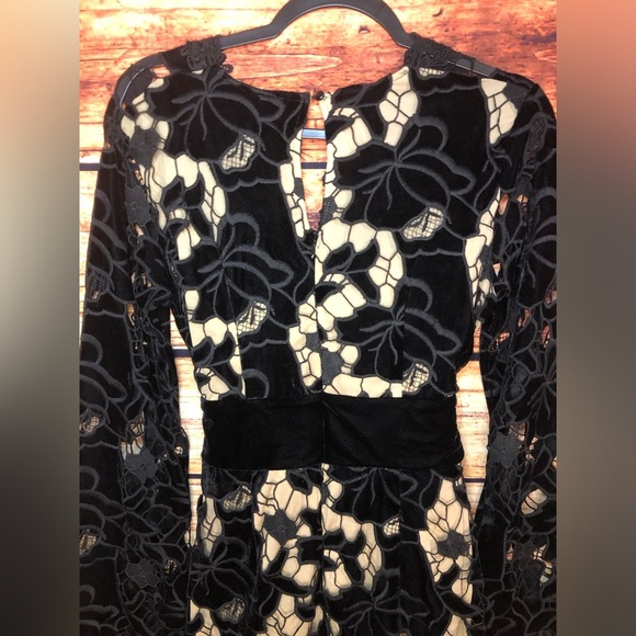 Velvet Lace Illusion Dress Sz 6 Black Flare Sleeve Boho Whimsigoth Flar… - Picture 13 of 14